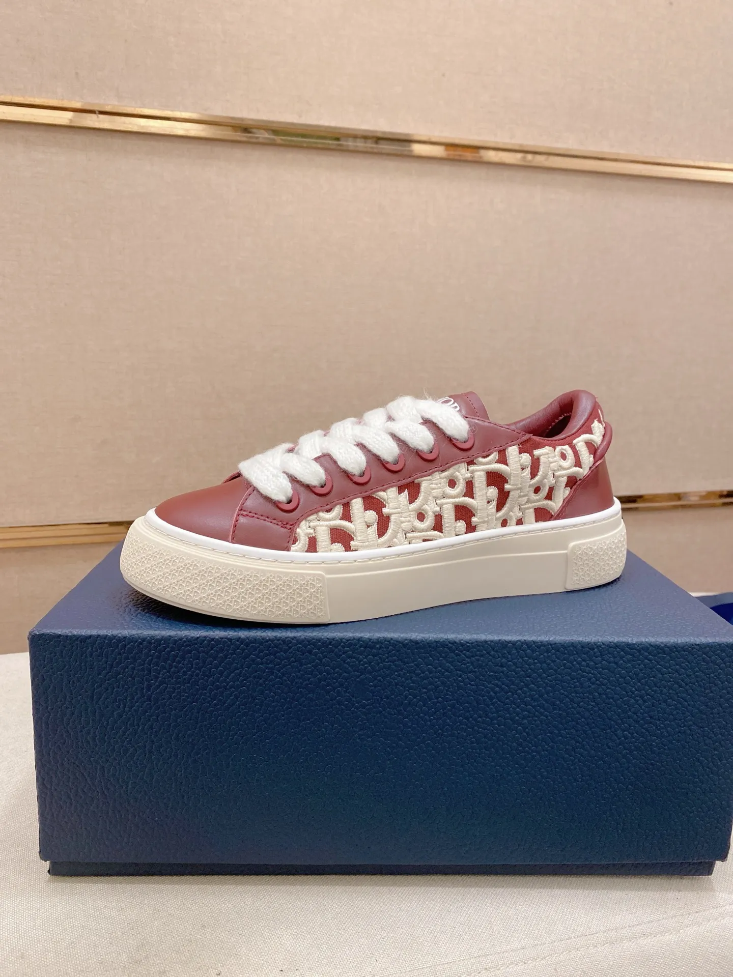 Factory price: 300 Men's shoes 💰[Dior·Dior] Top 🔍Couple style 💏🔍New casual sports style couple shoes, new four-season design, perfect workmanship, lace-up lazy style to create cabinet quality, upper: imported first-layer cowhide, sheepskin lining is soft and comfortable, ultra-light TPU wear-resistant outsole, simple, versatile fashion men's shoes, excellent color code number 35--44